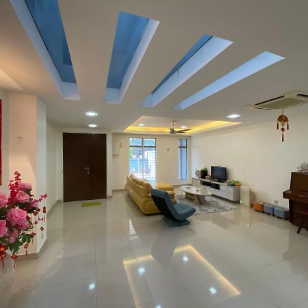 Entire Residential Home•Jia Residences Bkt Serdang沙登温暖的家 Seri Kembangan Zewnętrze zdjęcie