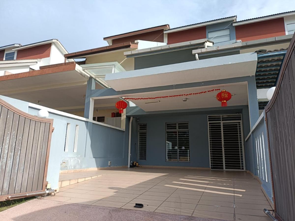 Entire Residential Home•Jia Residences Bkt Serdang沙登温暖的家 Seri Kembangan Zewnętrze zdjęcie