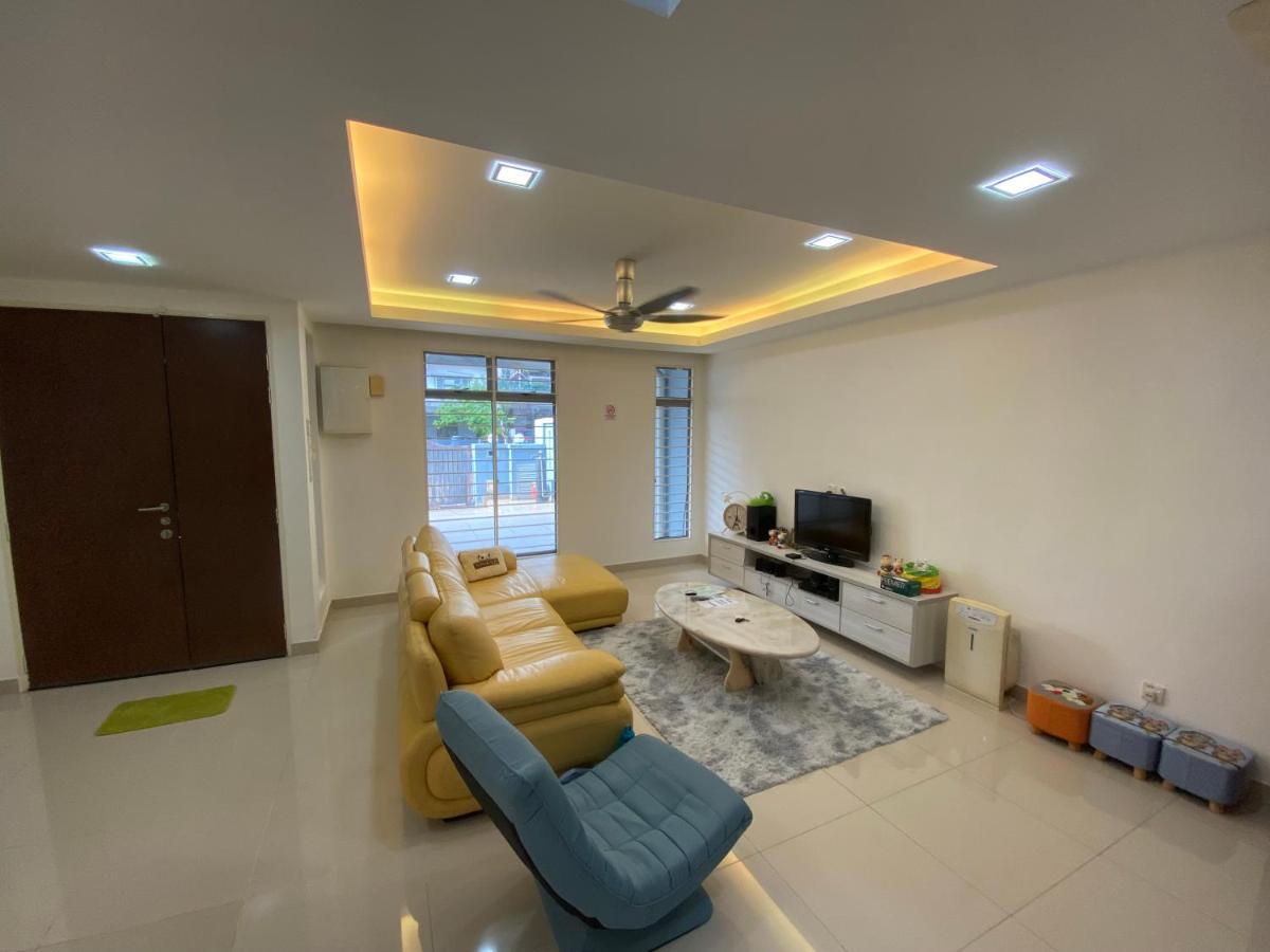 Entire Residential Home•Jia Residences Bkt Serdang沙登温暖的家 Seri Kembangan Zewnętrze zdjęcie