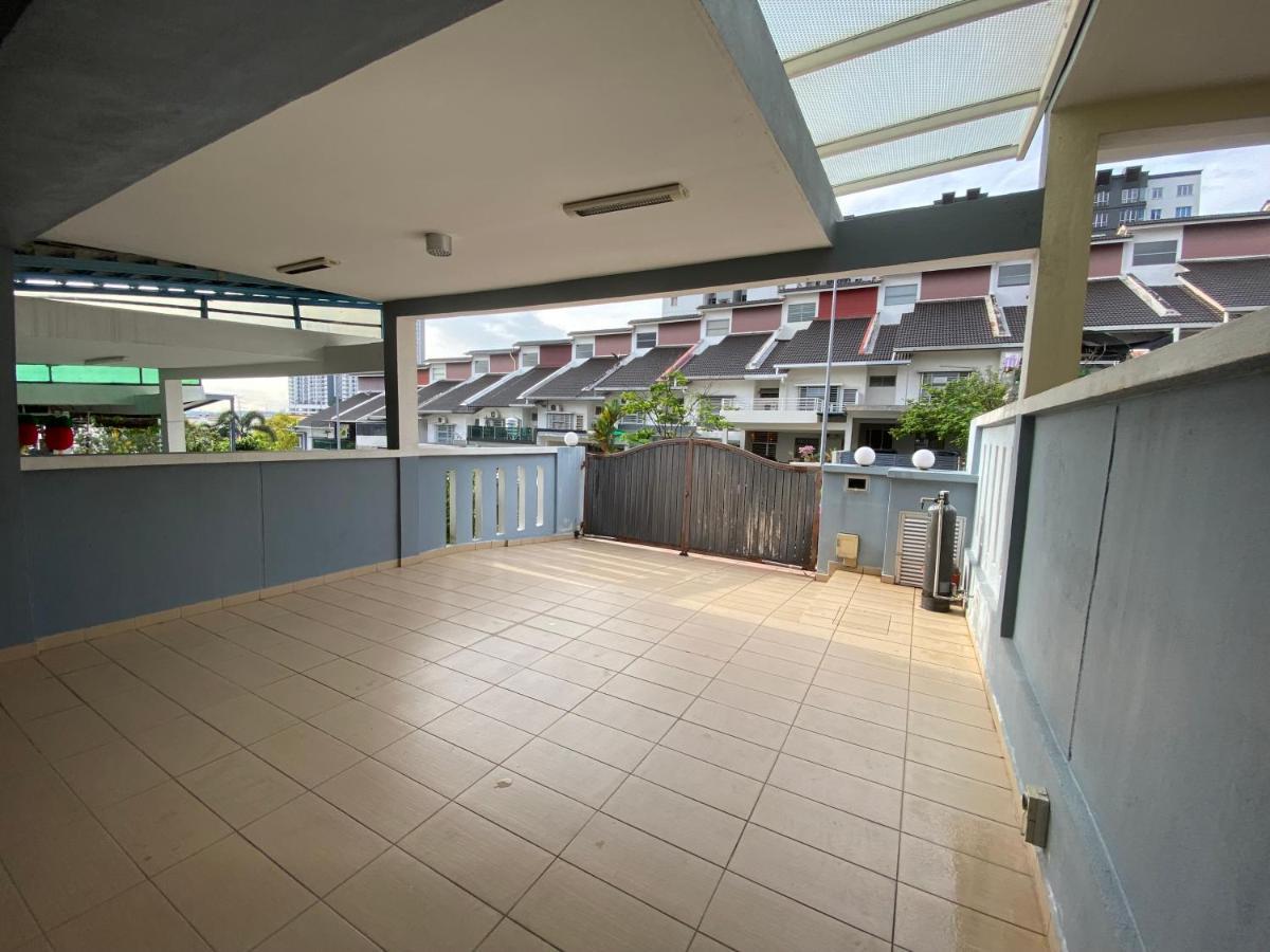Entire Residential Home•Jia Residences Bkt Serdang沙登温暖的家 Seri Kembangan Zewnętrze zdjęcie