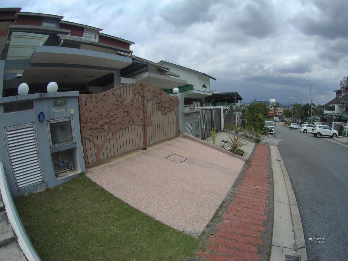 Entire Residential Home•Jia Residences Bkt Serdang沙登温暖的家 Seri Kembangan Zewnętrze zdjęcie