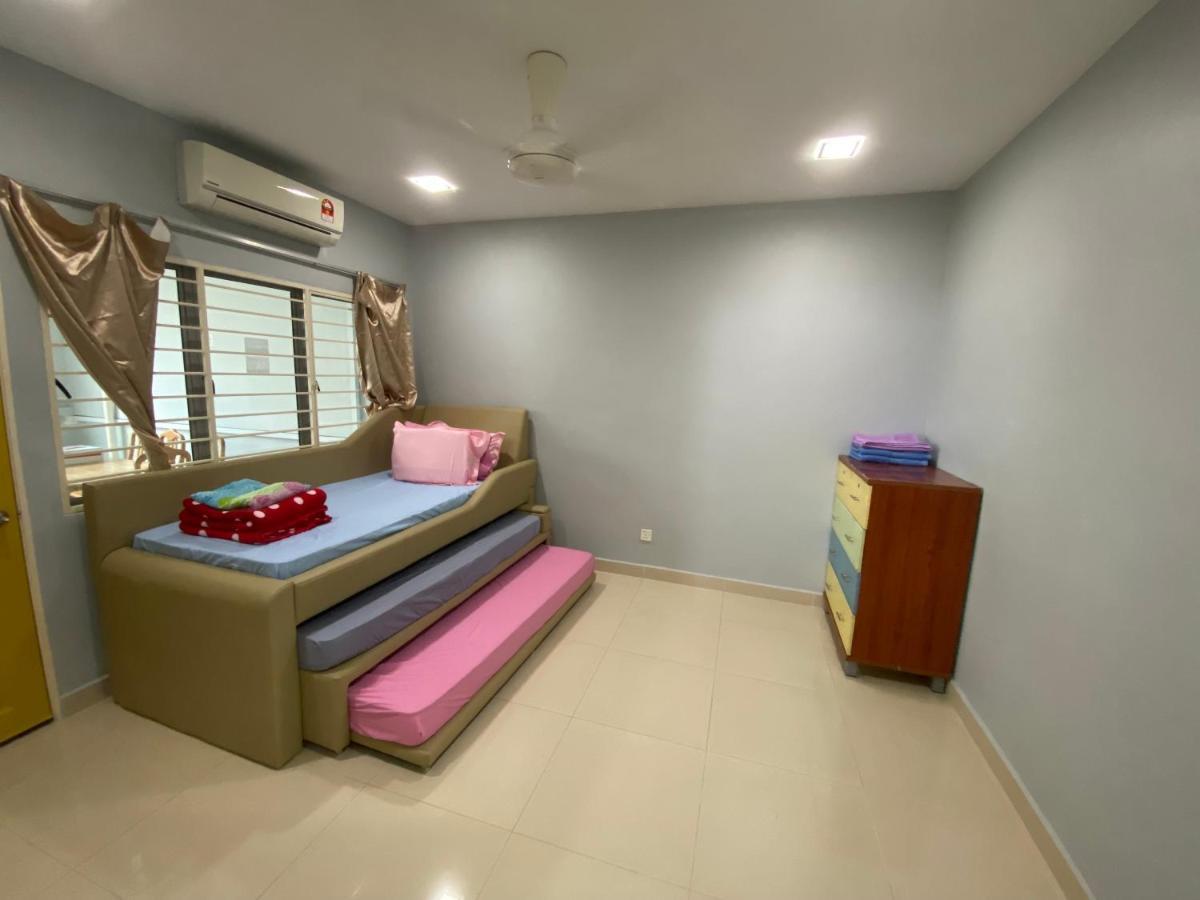 Entire Residential Home•Jia Residences Bkt Serdang沙登温暖的家 Seri Kembangan Zewnętrze zdjęcie